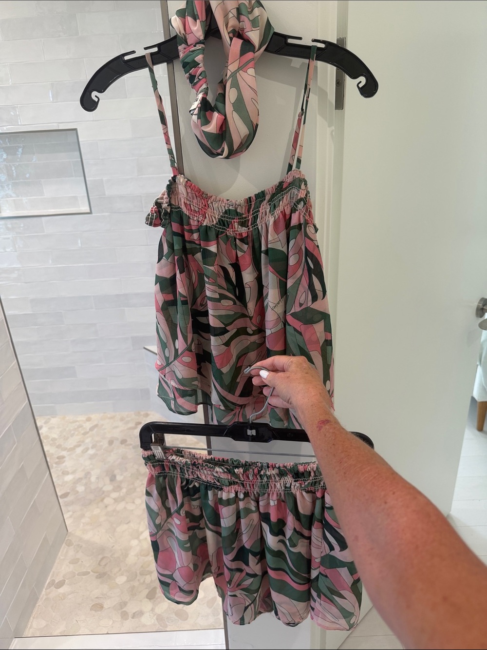SHOW ME YOUR MUMU Women’s Pink & Green Tropical Print Tank Top and Skirt Set